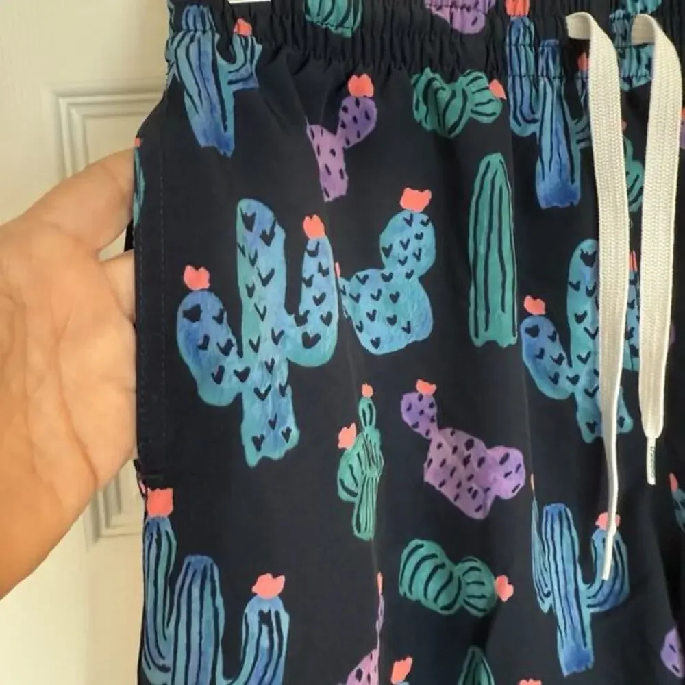 Chubbies‎ Sz MED Swim Trunks Cactus Print Black Lined Drawstring 7” Inseam EUC